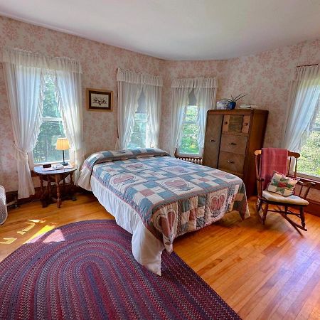 Private 2 Bedrooms And 1 Bathroom In Grand Victorian Home In The Heart Of The Whiite Mountains! Great Host Whitefield Exteriér fotografie