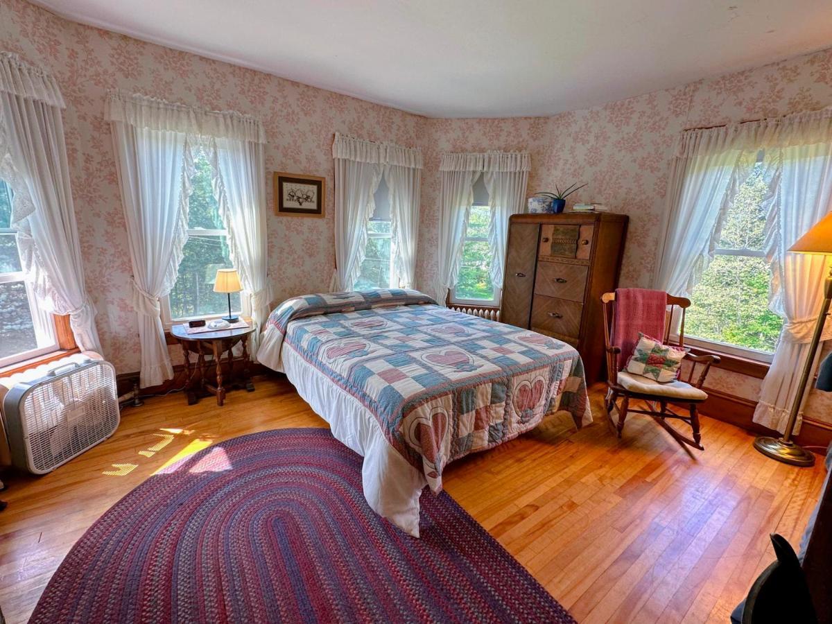 Private 2 Bedrooms And 1 Bathroom In Grand Victorian Home In The Heart Of The Whiite Mountains! Great Host Whitefield Exteriér fotografie