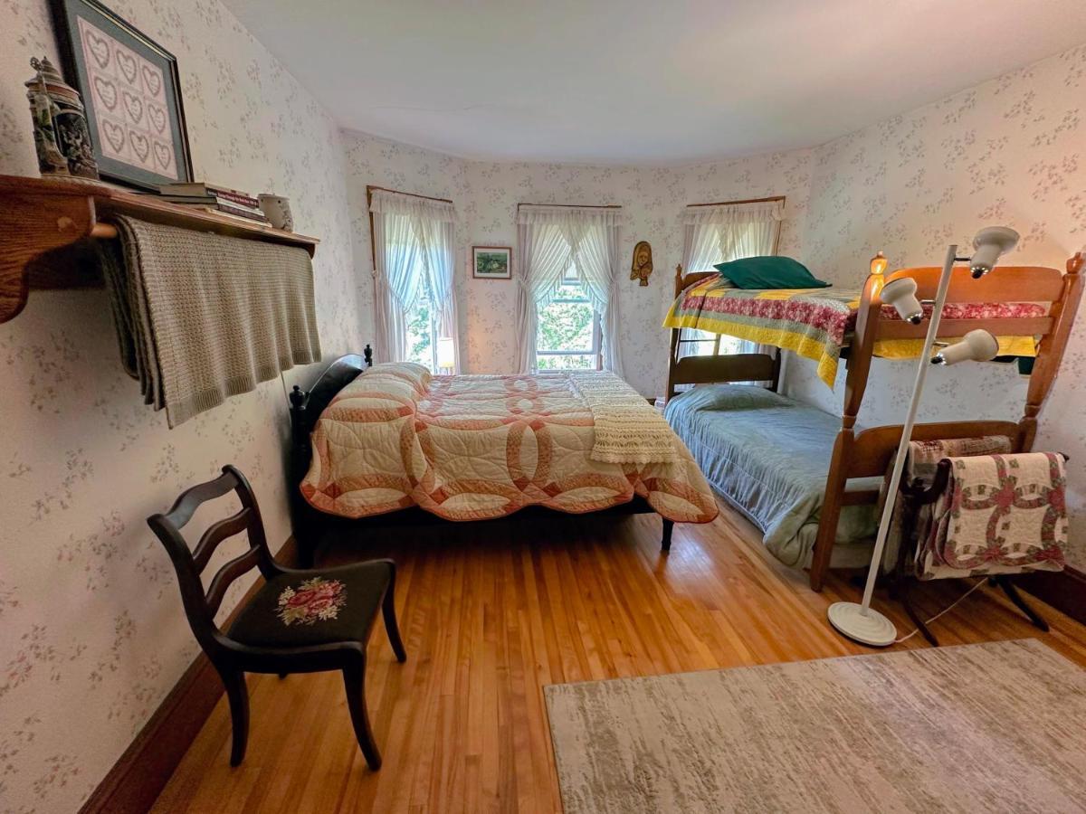 Private 2 Bedrooms And 1 Bathroom In Grand Victorian Home In The Heart Of The Whiite Mountains! Great Host Whitefield Exteriér fotografie