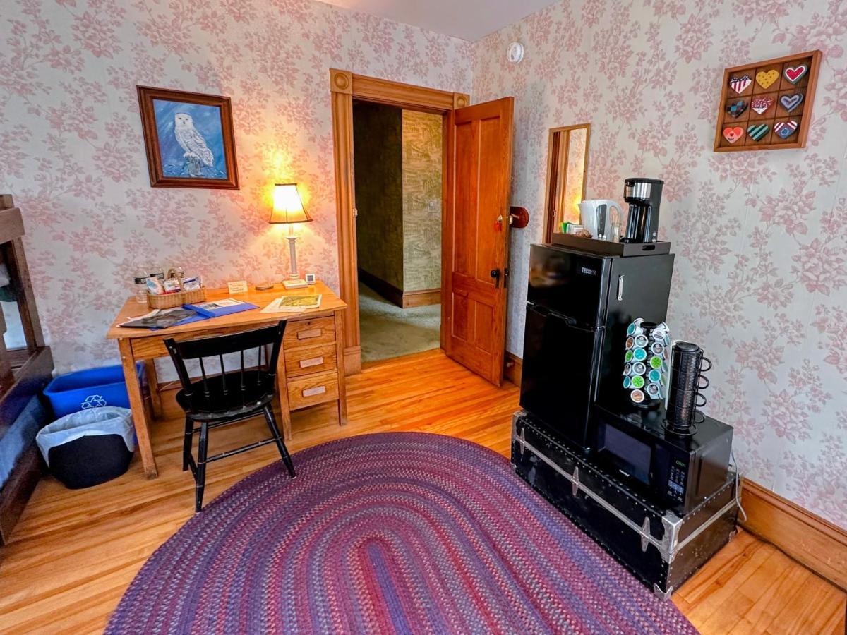 Private 2 Bedrooms And 1 Bathroom In Grand Victorian Home In The Heart Of The Whiite Mountains! Great Host Whitefield Exteriér fotografie