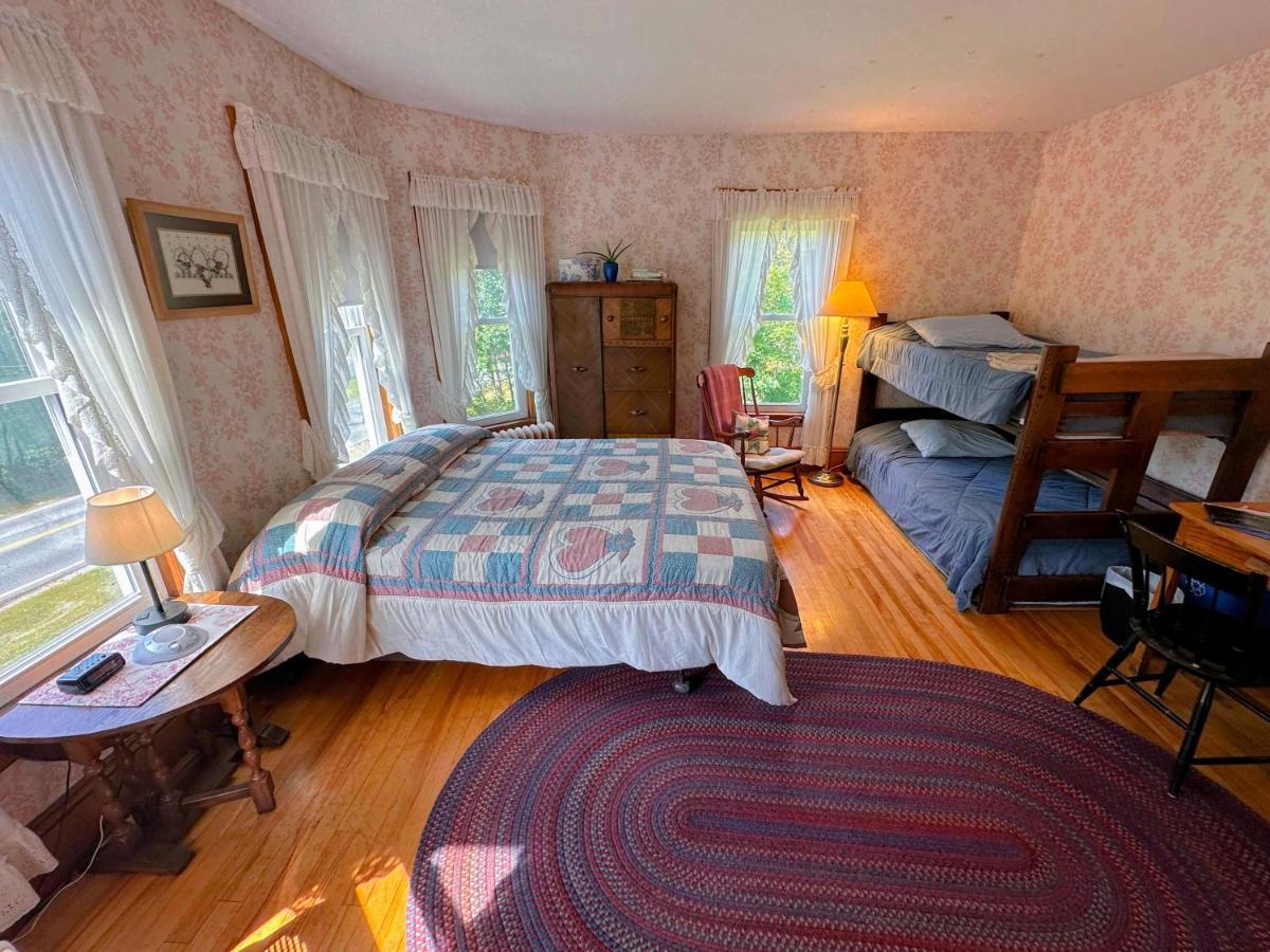 Private 2 Bedrooms And 1 Bathroom In Grand Victorian Home In The Heart Of The Whiite Mountains! Great Host Whitefield Exteriér fotografie